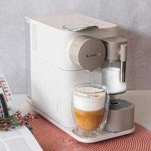Nespresso „Lattissima“ kavos aparatai nuo 199 €